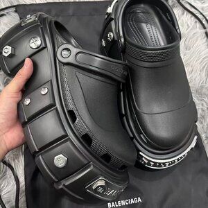 BALENCIAGA CROCS